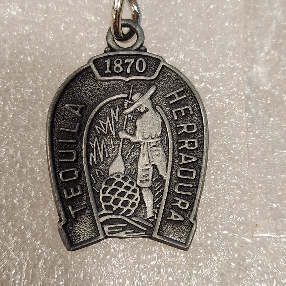 VINTAGE 4.25" HERRADURA TEQUILA 1870 KEYCHAIN NEW IN PACKAGE